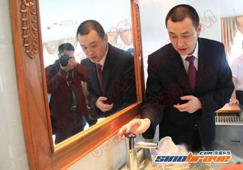 光瓷触摸式水龙头掀时尚卫浴新热潮