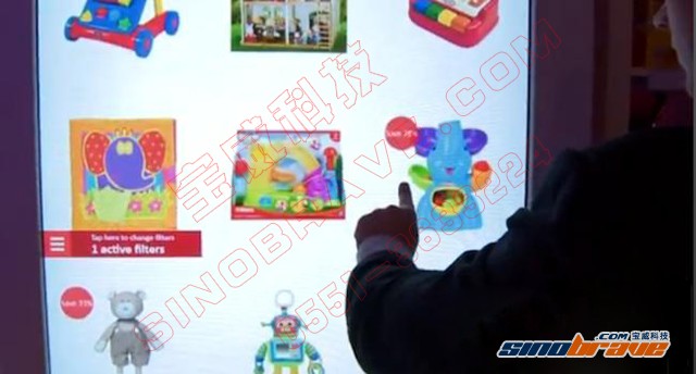 乐购于圣诞前夕在英国门店试验大型互动触摸屏广告机