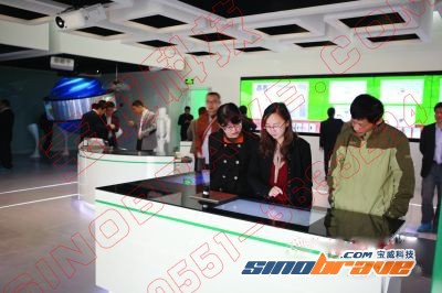 农行“新概念银行”体验中心带来动感、智能金融服务